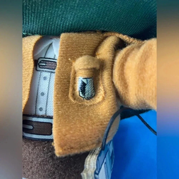 Attack on Titan - Funimation - Levi Ackerman with Swords Plush - Picture 6 of 14